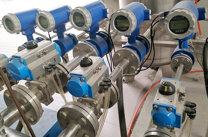 電磁流量計(jì)如何生成微弱信號(hào)